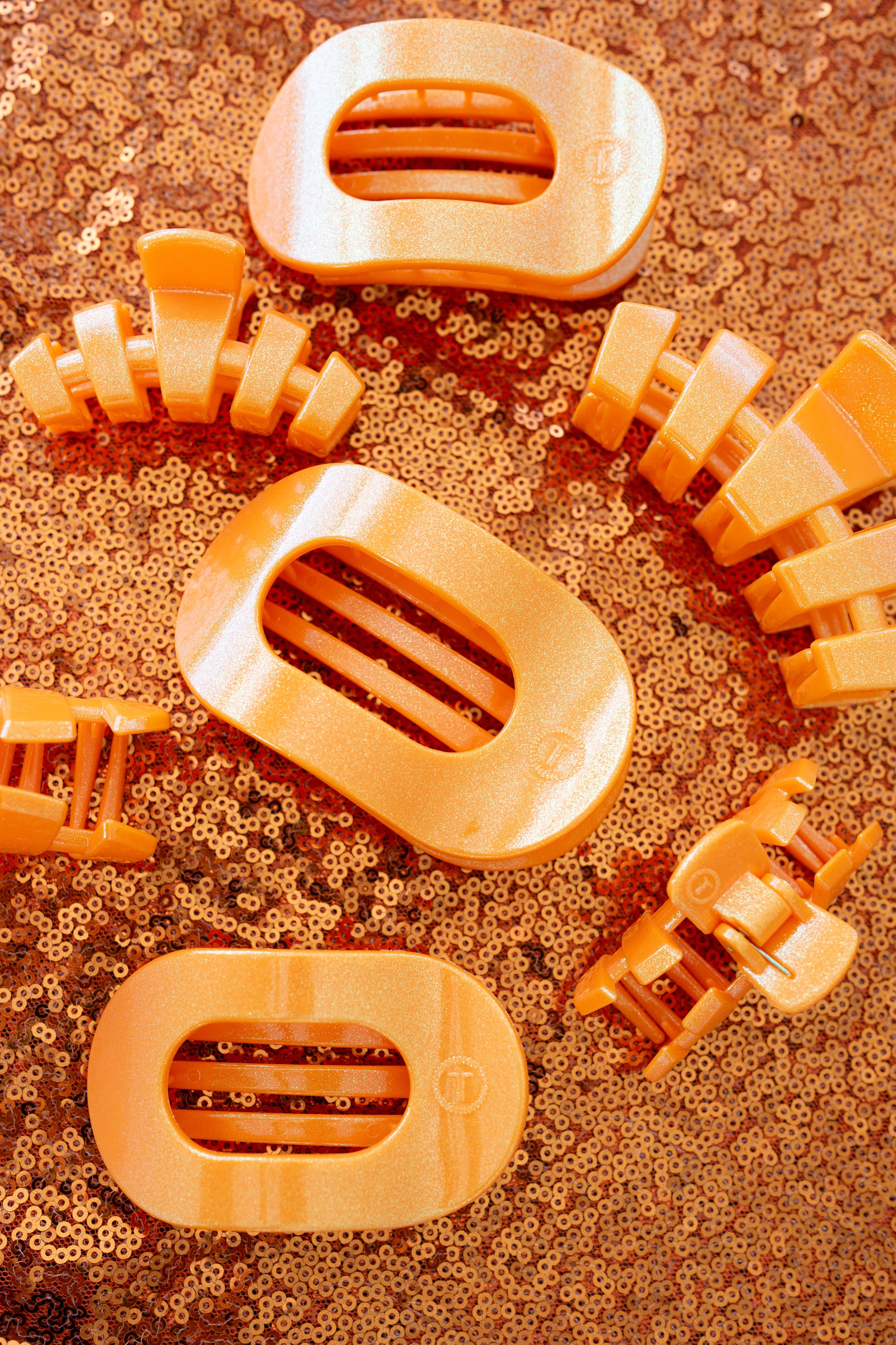 Flat Round Hair Clip | Medium | Showbiz